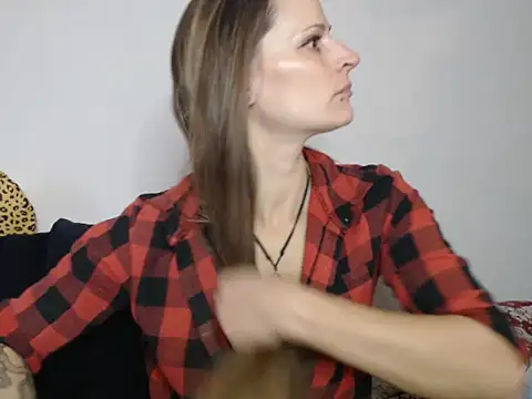 naikah714 online show from 11/18/25, 04:00