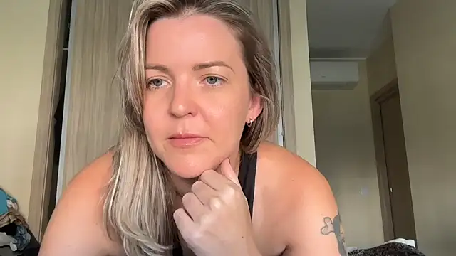 naughtyhollyxxxx online show from 09/30/25, 09:36