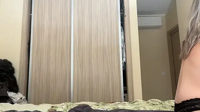 naughtyhollyxxxx online show from 10/08/25, 03:20