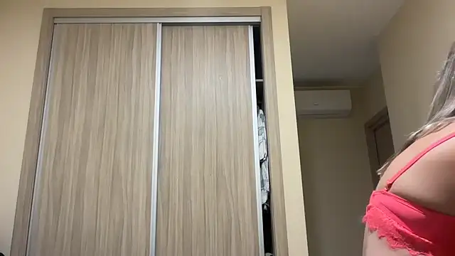 naughtyhollyxxxx online show from 10/16/25, 03:13