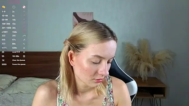 IdaValenti online show from 10/10/25, 01:04