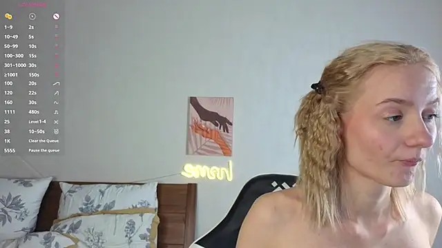 IdaValenti online show from 10/24/25, 11:12