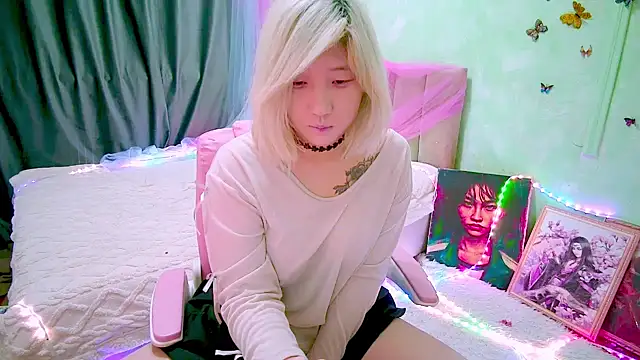 Akemilun online show from 04/12/26, 06:02