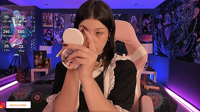 LanaKyutt online show from 11/19/25, 02:06