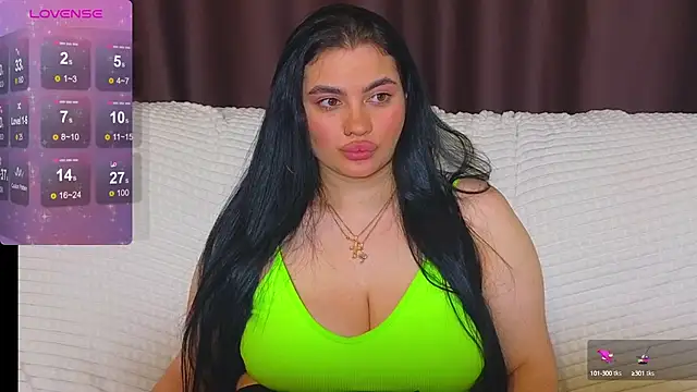 Snapshot of Nikki_Kardashian chatting on 02/07/25, 02:29 Nikki Kardashian online show from 02/07/25, 02:29