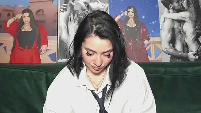 Snapshot of Nikki_Kardashian chatting on 09/08/25, 08:30 Nikki Kardashian online show from 09/08/25, 08:30