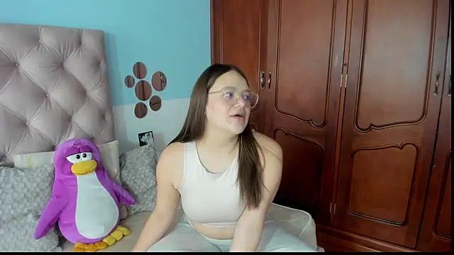 Snapshot of _Sarahh_0 chatting on 01/09/25, 01:45  Sarahh 0 online show from 01/09/25, 01:45