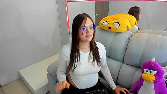 Snapshot of _Sarahh_0 chatting on 10/07/25, 01:30  Sarahh 0 online show from 10/07/25, 01:30