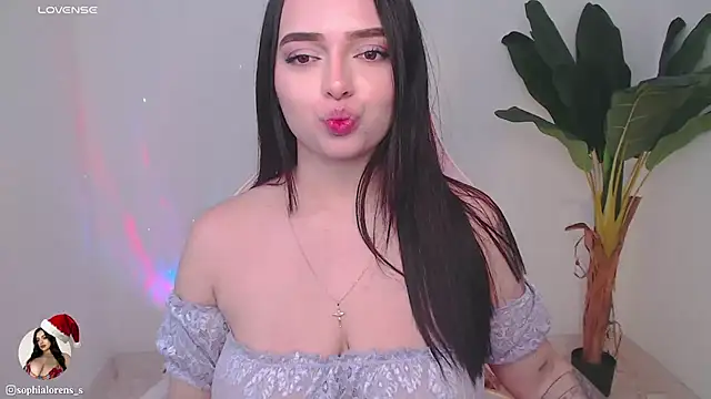 Snapshot of sophialorens_s chatting on 12/17/24, 09:05 sophialorens s online show from 12/17/24, 09:05