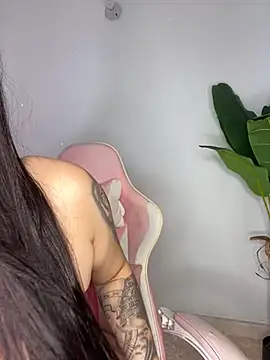 Snapshot of sophialorens_s chatting on 12/20/24, 09:50 sophialorens s online show from 12/20/24, 09:50