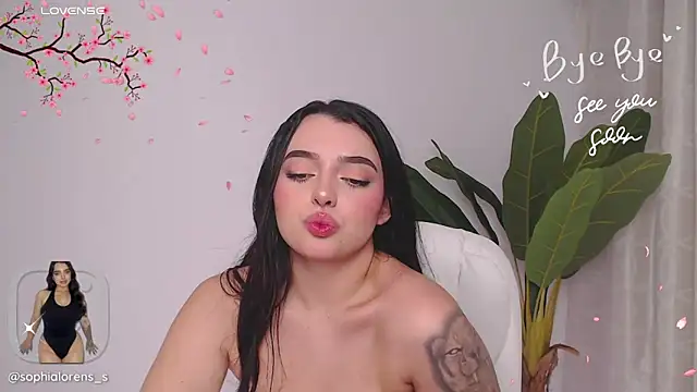 Snapshot of sophialorens_s chatting on 02/21/25, 06:04 sophialorens s online show from 02/21/25, 06:04