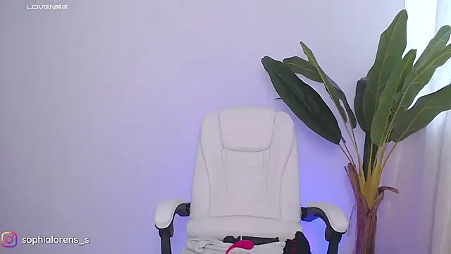 Snapshot of sophialorens_s chatting on 02/27/25, 08:53 sophialorens s online show from 02/27/25, 08:53