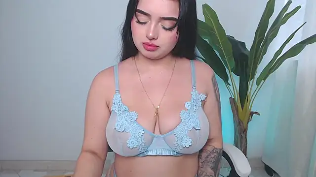 Snapshot of sophialorens_s chatting on 03/05/25, 07:06 sophialorens s online show from 03/05/25, 07:06