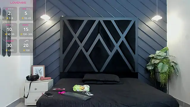 Snapshot of Apolo_Bianco_ chatting on 09/10/25, 11:27 Apolo Bianco online show from 09/10/25, 11:27