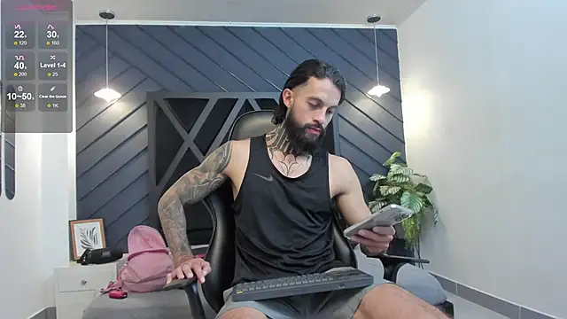 Snapshot of Apolo_Bianco_ chatting on 09/18/25, 11:18 Apolo Bianco online show from 09/18/25, 11:18