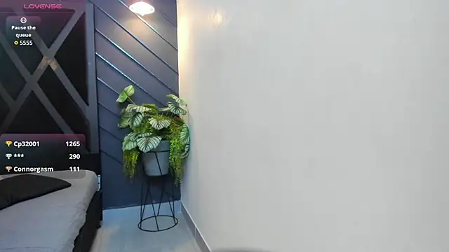 Snapshot of Apolo_Bianco_ chatting on 09/20/25, 11:28 Apolo Bianco online show from 09/20/25, 11:28