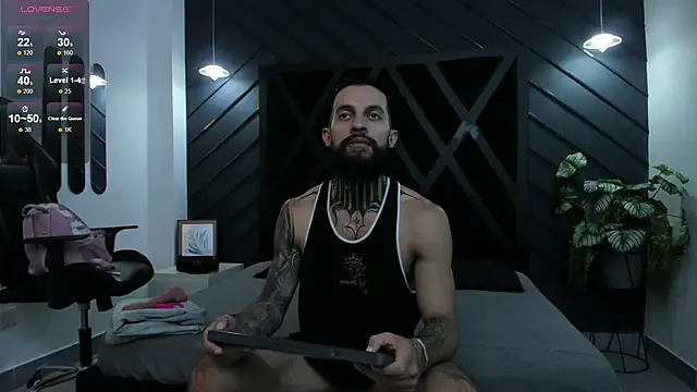 Snapshot of Apolo_Bianco_ chatting on 09/23/25, 11:08 Apolo Bianco online show from 09/23/25, 11:08