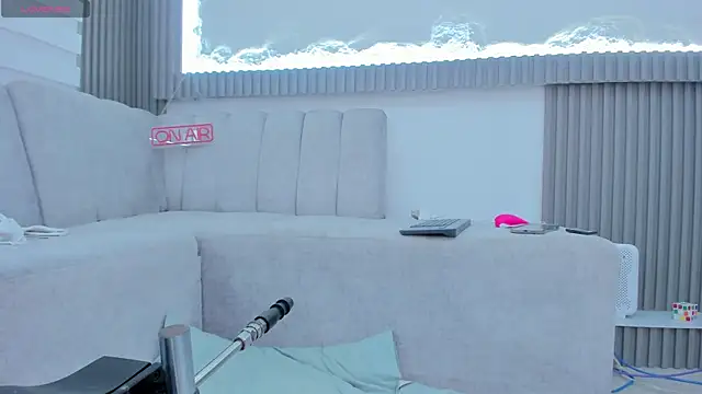 Snapshot of Apolo_Bianco_ chatting on 10/29/25, 10:44 Apolo Bianco online show from 10/29/25, 10:44