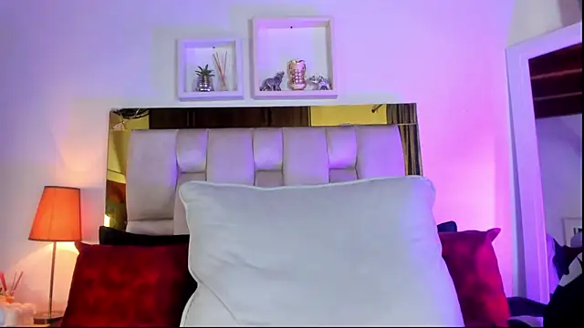 emmy r online show from 09/26/25, 12:09