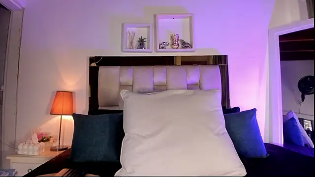 emmy r online show from 03/12/26, 12:11