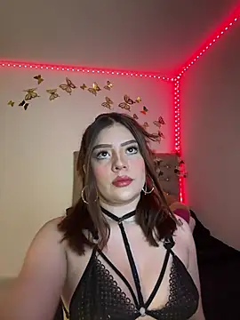 Jullieetta online show from 12/30/24, 07:59