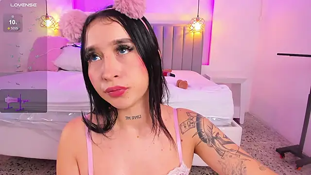 EriKlein online show from 02/19/25, 01:40