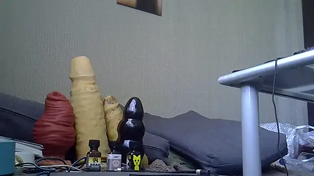 Snapshot of FISTCAMM chatting on 09/09/25, 06:13 FISTCAMM online show from 09/09/25, 06:13