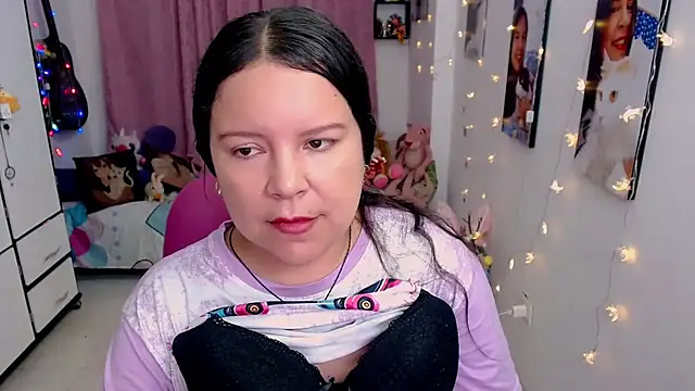 Snapshot of claryssa_ chatting on 05/16/26, 05:59 claryssa online show from 05/16/26, 05:59