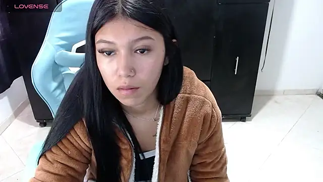 Snapshot of emily_rosse04 chatting on 06/23/26, 01:20 emily rosse04 online show from 06/23/26, 01:20