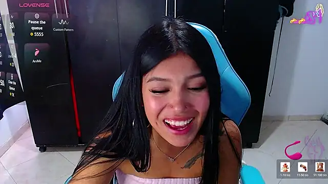 Snapshot of emily_rosse04 chatting on 06/26/26, 08:57 emily rosse04 online show from 06/26/26, 08:57