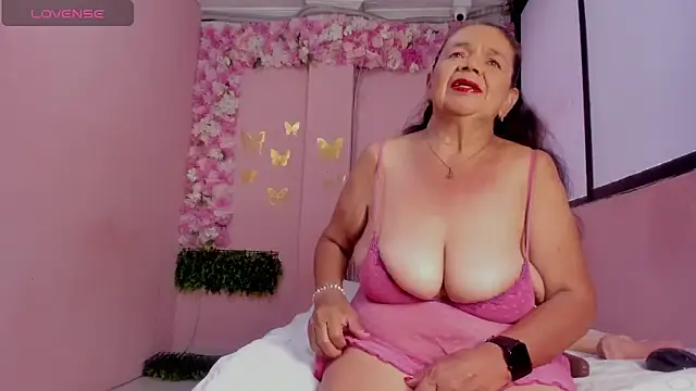 Snapshot of grandmother_milf chatting on 05/05/26, 12:57 grandmother milf online show from 05/05/26, 12:57