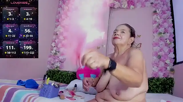 Snapshot of grandmother_milf chatting on 05/07/26, 02:22 grandmother milf online show from 05/07/26, 02:22