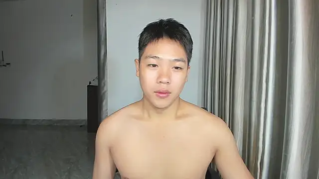 Snapshot of Oliver_Nl chatting on 01/11/25, 03:44 Oliver Nl online show from 01/11/25, 03:44