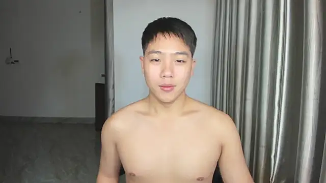 Snapshot of Oliver_Nl chatting on 03/04/25, 03:15 Oliver Nl online show from 03/04/25, 03:15