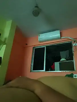 Snapshot of Sand-1 chatting on 03/17/26, 05:05 Sand-1 online show from 03/17/26, 05:05