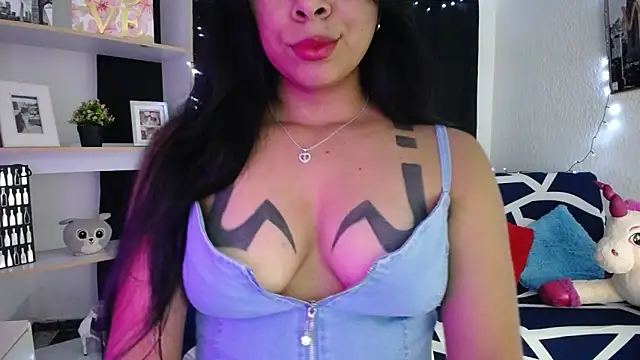 Snapshot of BellaLiz_ chatting on 01/31/25, 01:33 BellaLiz online show from 01/31/25, 01:33