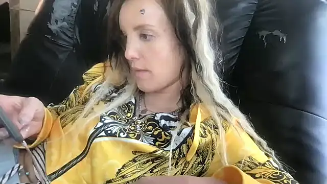 kittycatkendra online show from 02/25/25, 08:19