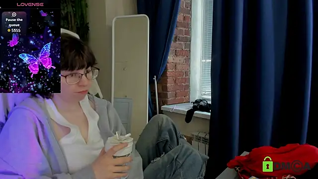 Snapshot of Melissa_Wells chatting on 07/05/26, 04:19 Melissa Wells online show from 07/05/26, 04:19