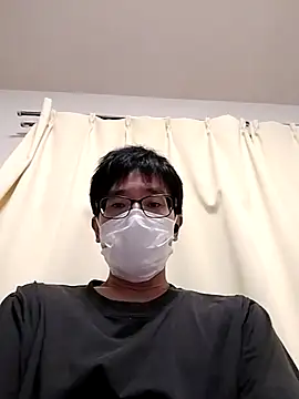 Snapshot of MIII1122 chatting on 08/04/26, 11:46 MIII1122 online show from 08/04/26, 11:46