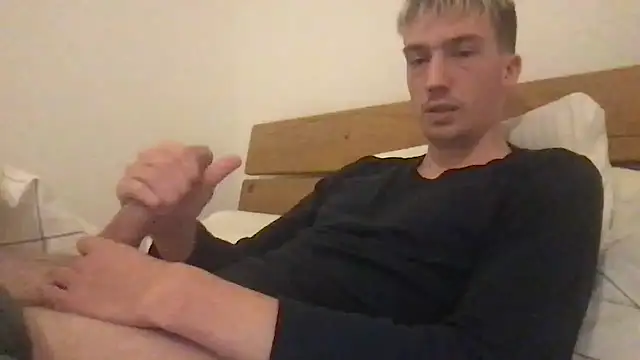 hungandfun05 online show from 12/11/24, 01:37