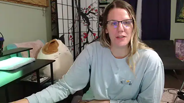 Sarahtineke online show from 11/10/25, 01:15