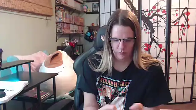 Sarahtineke online show from 02/10/26, 06:23