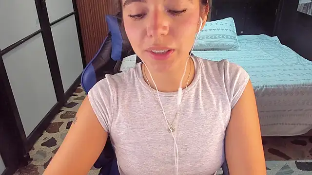 NicolRoss  online show from 07/21/26, 11:29