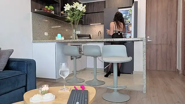 Monica-Bello online show from 03/18/26, 03:04