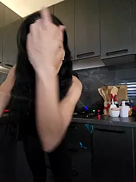 Snapshot of AnaFoxxy chatting on 12/18/24, 10:51 AnaFoxxy online show from 12/18/24, 10:51