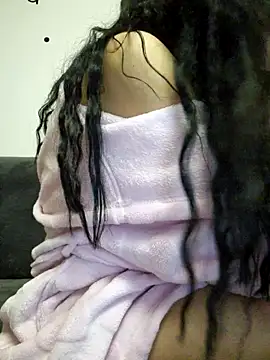 Snapshot of AnaFoxxy chatting on 01/22/25, 04:33 AnaFoxxy online show from 01/22/25, 04:33