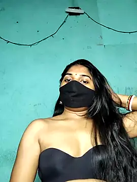 Snapshot of Luv_Adite20 chatting on 02/15/25, 01:49 Luv Adite20 online show from 02/15/25, 01:49