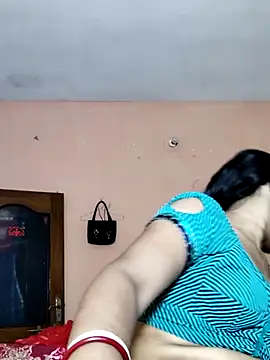 Snapshot of Luv_Adite20 chatting on 10/13/25, 04:51 Luv Adite20 online show from 10/13/25, 04:51