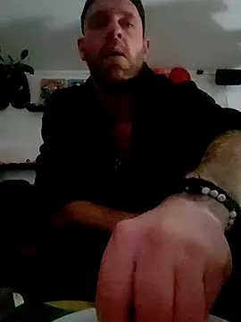 eltoulou online show from 01/18/25, 10:39