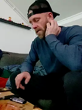 eltoulou online show from 11/10/25, 07:57